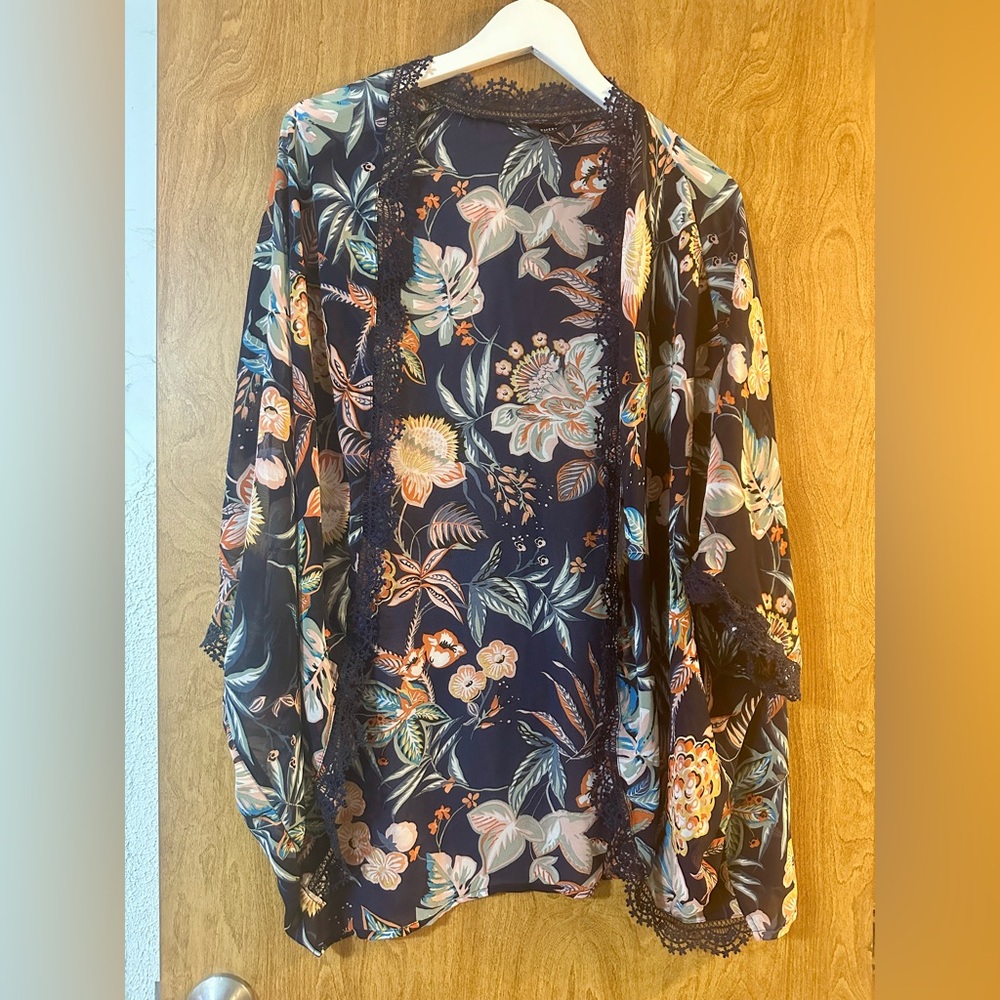 Emery Rose Floral Lace Kimono Shawl – 1XL – Sheer & Lightweight
